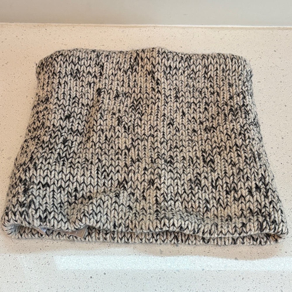 Banana Republic Cozy Knit Snood Scarf Neck Warmer